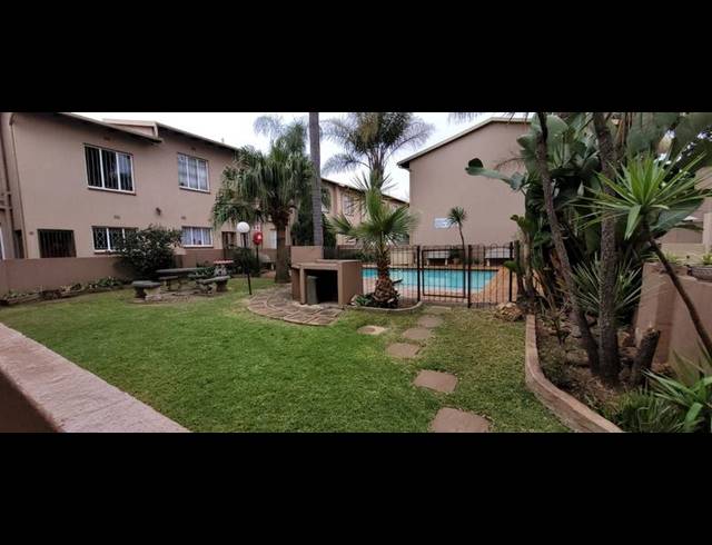 1 BEDROOM TOWNHOUSE FOR SALE IN VERWOERDPARK